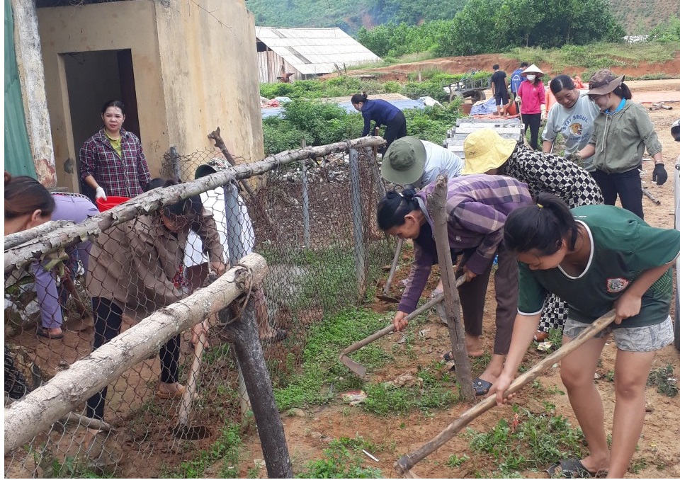 Ban Dân vận Tỉnh ủy phối hợp tham gia hoạt động  với Nhân dân tại xã Hùng Lợi